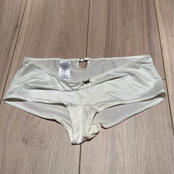 Set of 3 sexy NWOT festive women’s panties Medium 6 Victoria Secret, Aerie & H&M - Picture 7 of 10